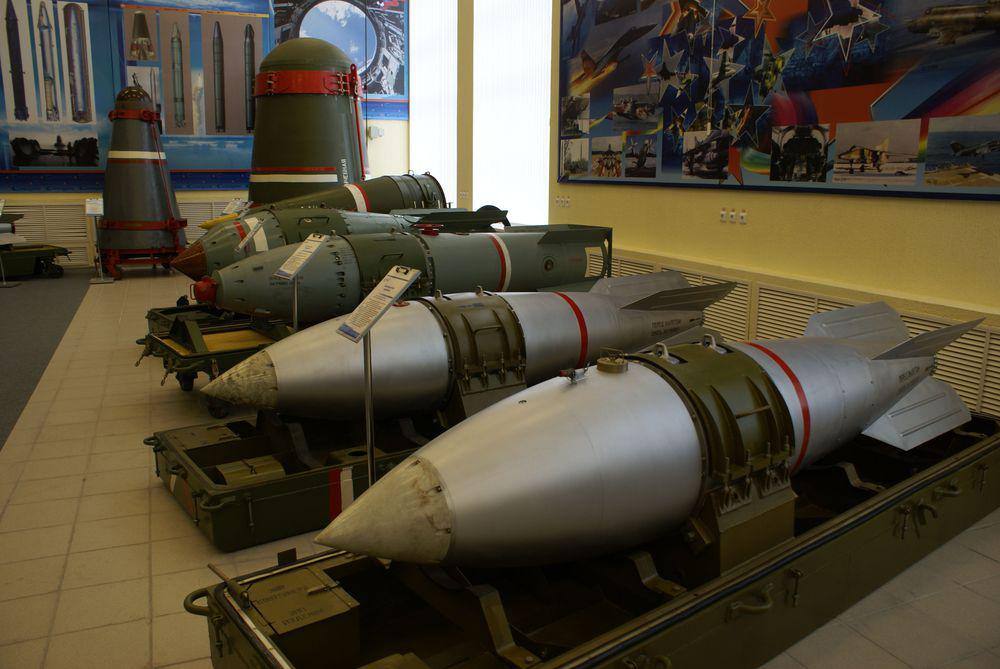 Экспозиция изделий производства ядерных боеприпасов