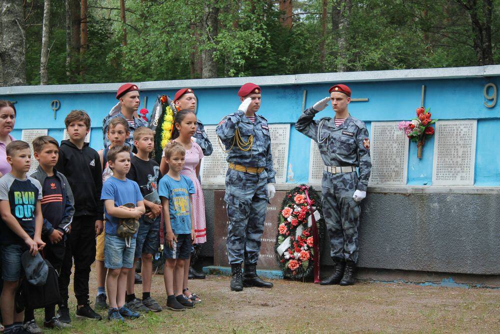 Имена погибших героев установили поисковики ЛАЭС