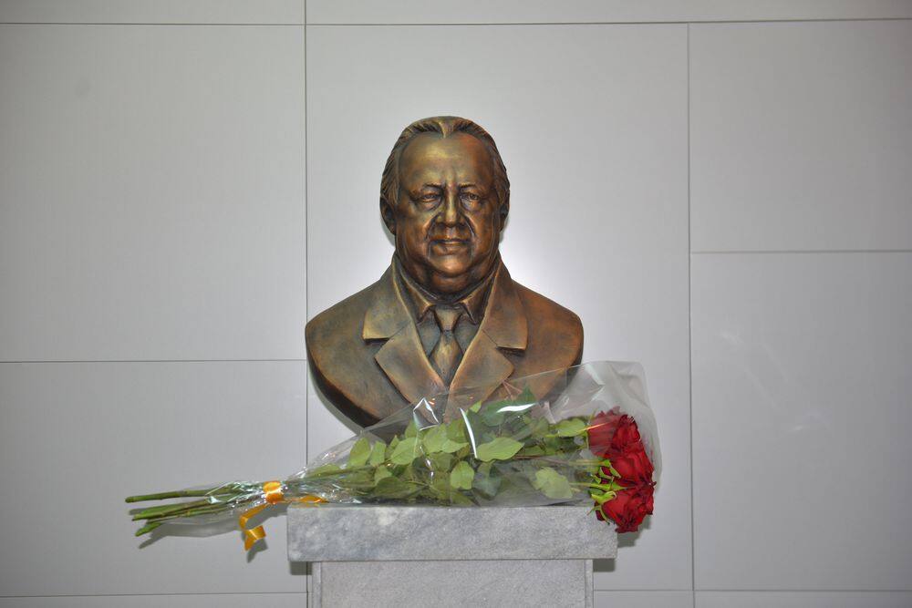 Бюст В.Ф. Коновалова