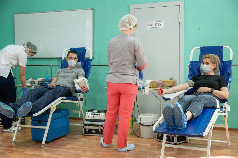 Кровь сдают волонтеры АО «МСЗ» (г. Электросталь)