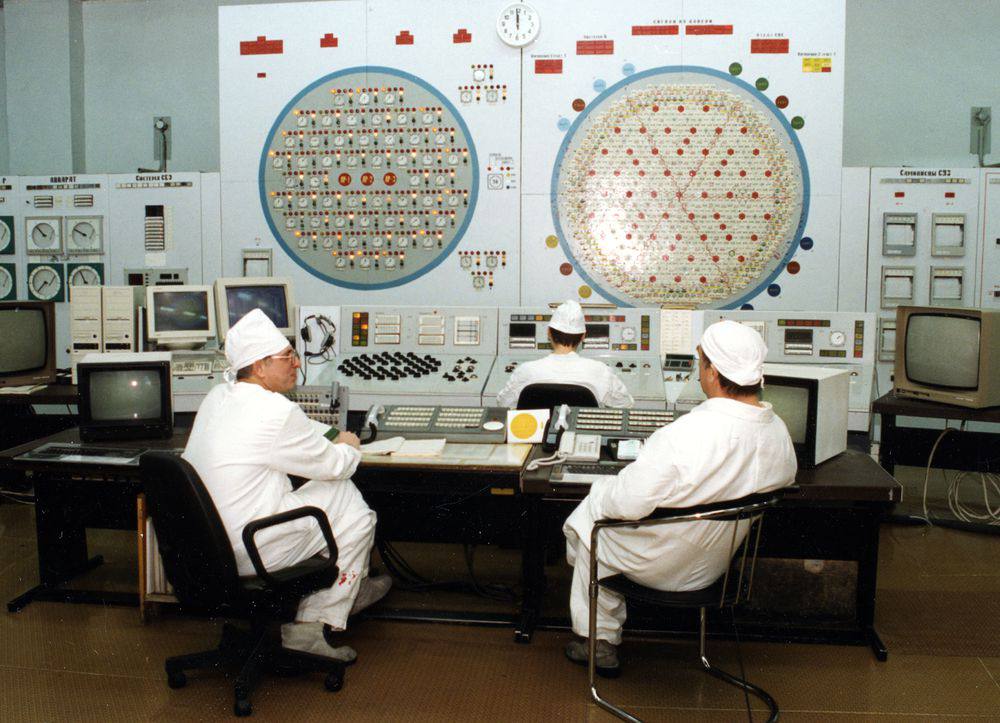 Пульт управления реактором