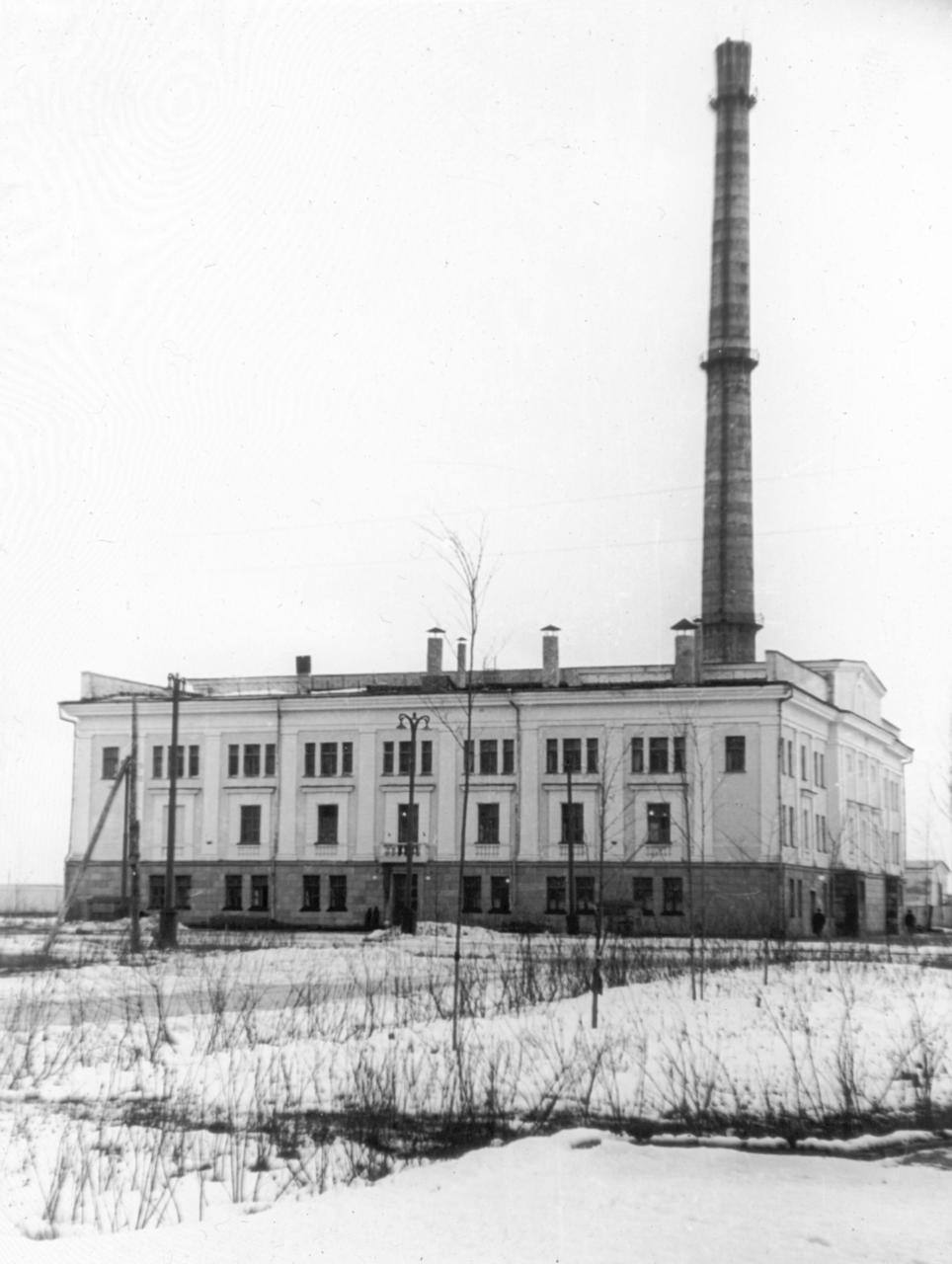 Одна из первых фотографий Первой в мире АЭС в Обнинске. 1954 г.