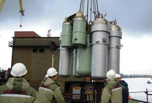 Реактор КЛТ-40, установка в корпус судна