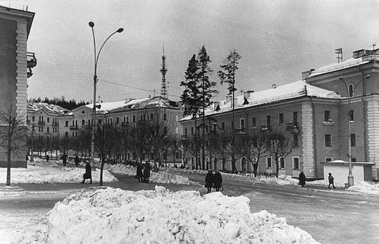 Свердловск-44. Центральная площадь