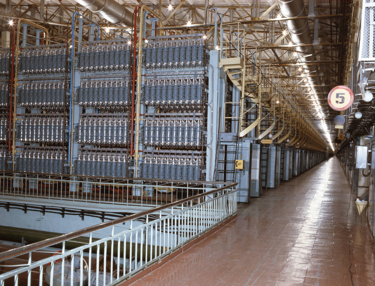 На УЭХК на смену диффузионной технологии обогащения урана пришла газоцентрифужная