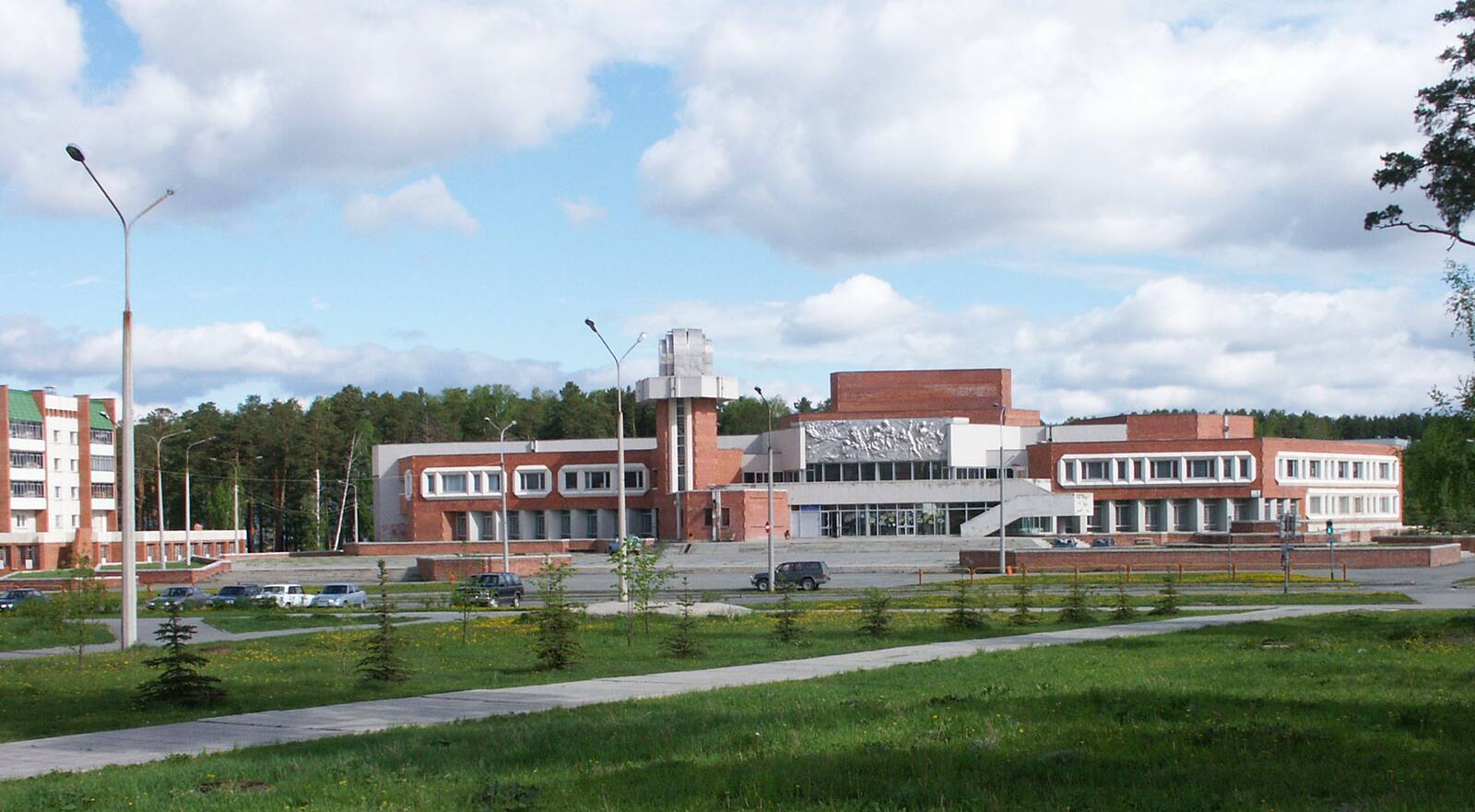 Здание Дворца творчества детей и молодёжи