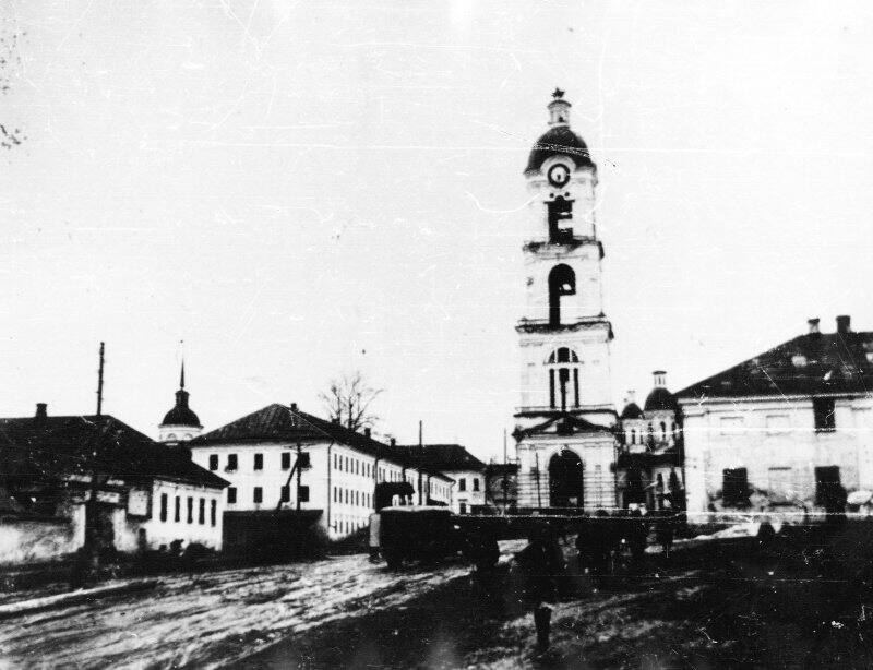 Колокольня Успенской пустыни — главная достопримечательность старого Сарова