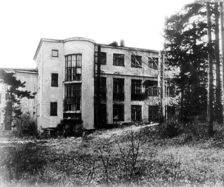 Первый корпус рабочих помещений НИИ-1011. 1955 г.