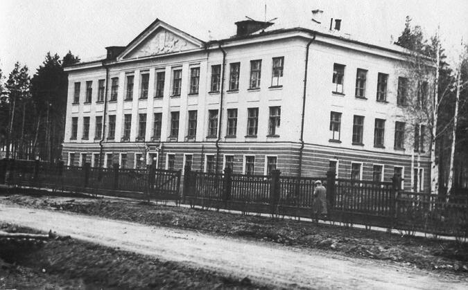 Заселение первого жилого дома соцгорода началось в ноябре 1957 г.