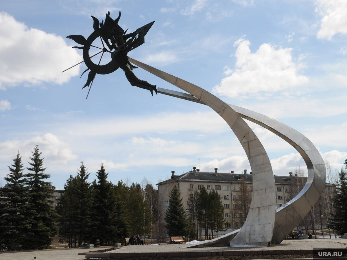 Архитектурно-скульптурная композиция «Икар»