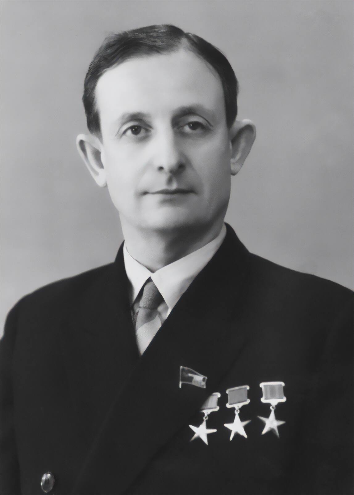 Ю. Б. Харитон – трижды Герой Социалистического Труда