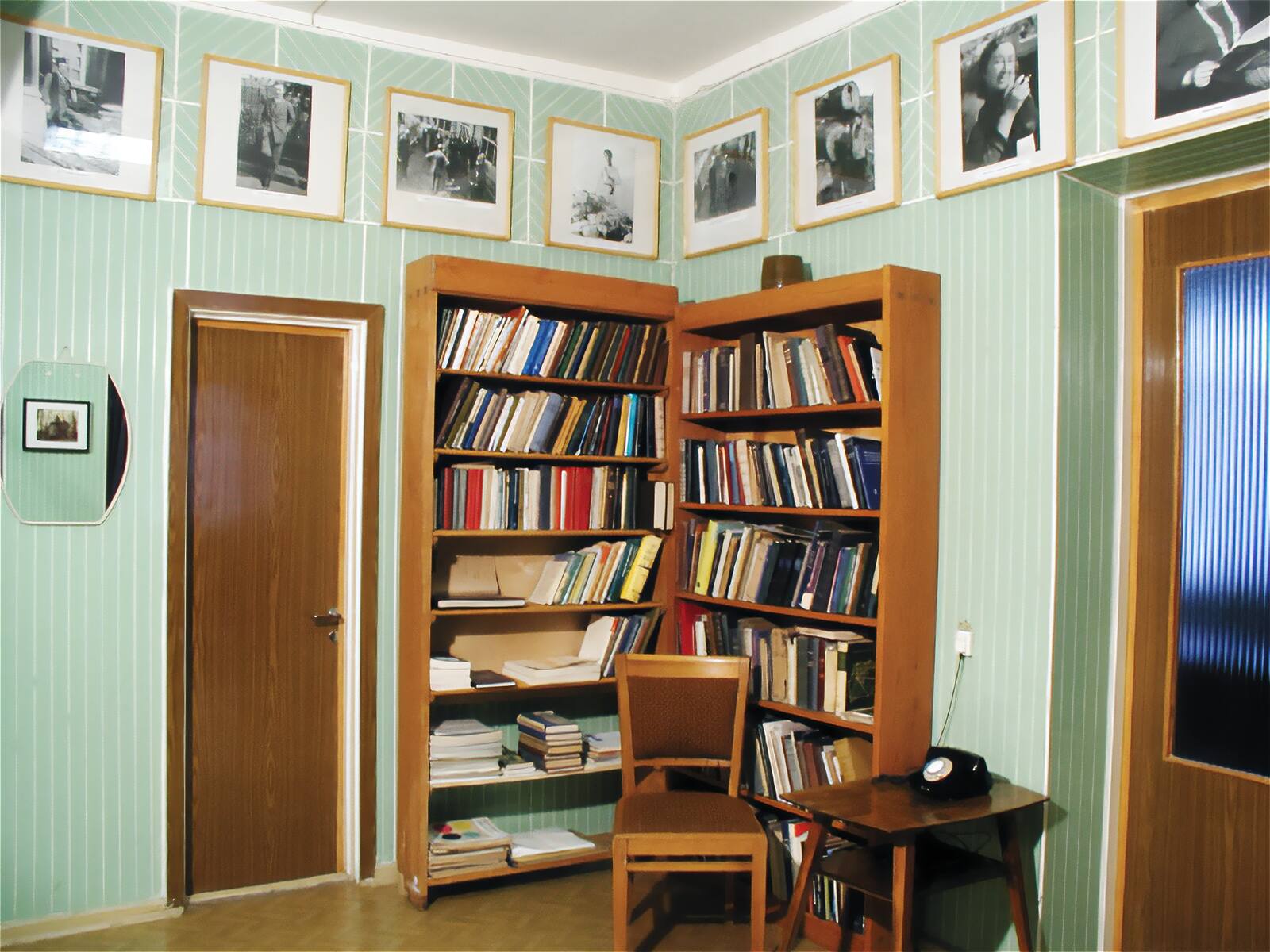 Уголок домашней библиотеки