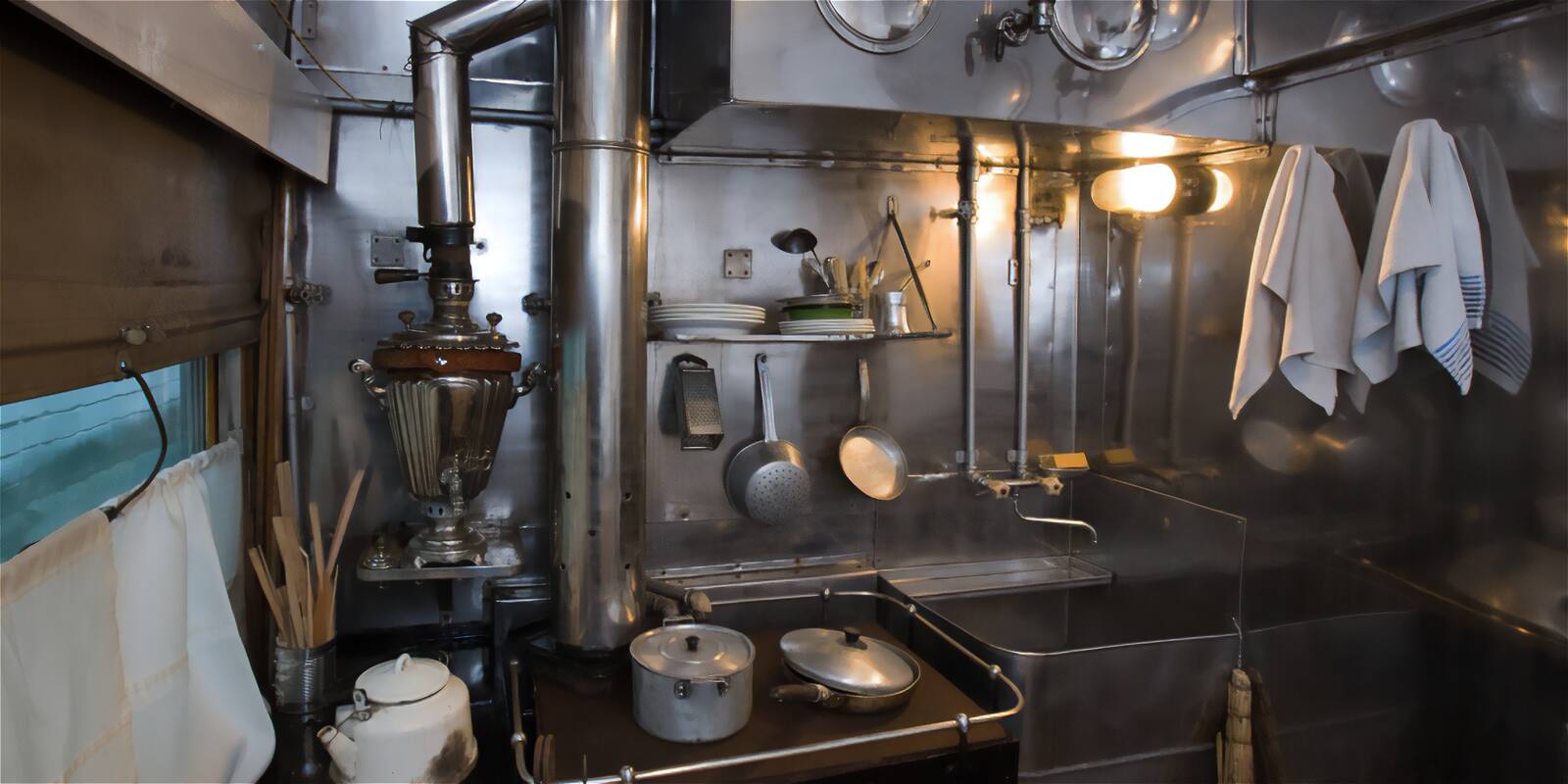 Кухня в вагоне-салоне