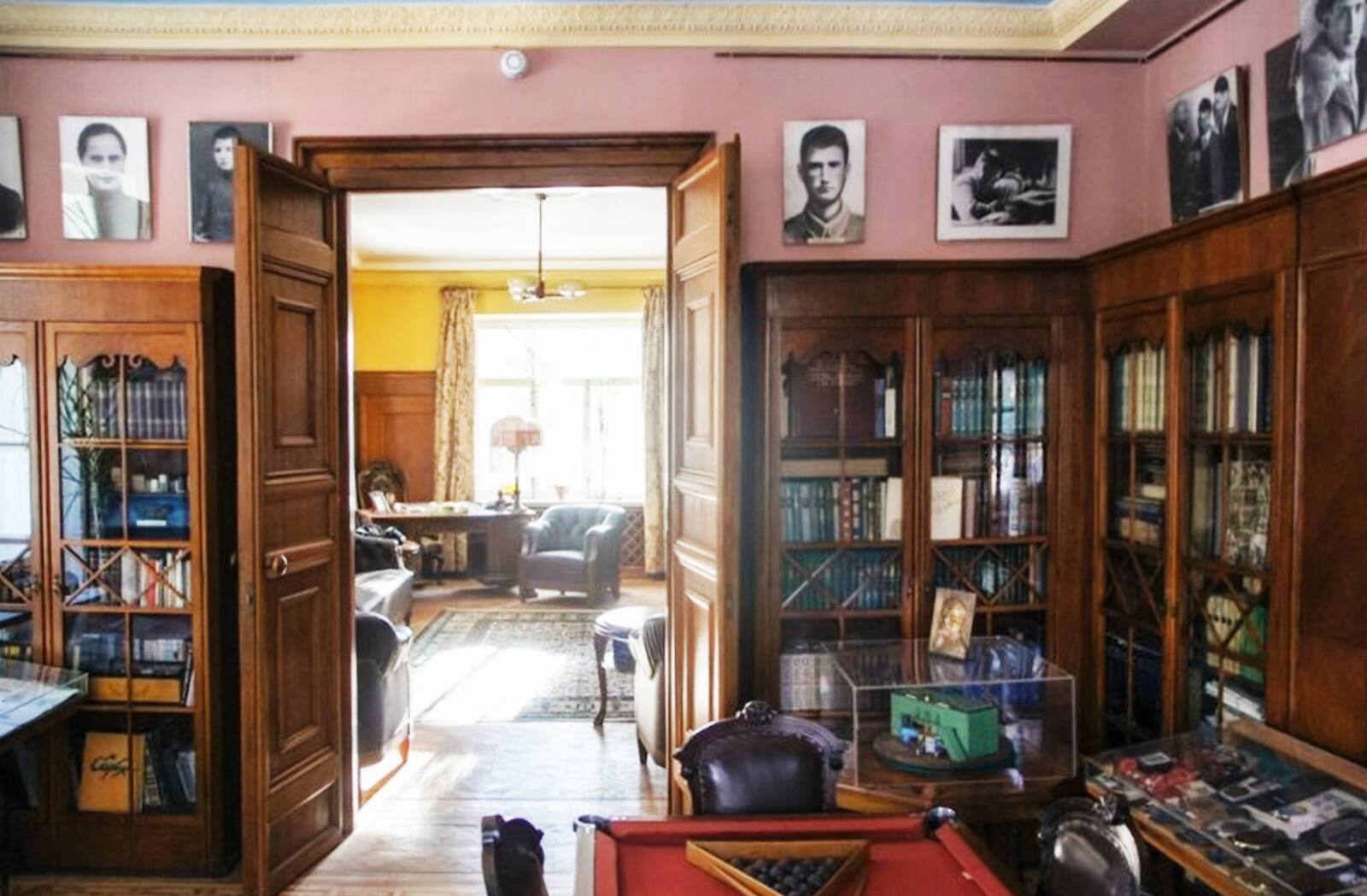 Дерево — основной материал отделки комнат