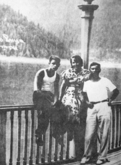 На оз. Рица с женой и сыном. 1954 г.