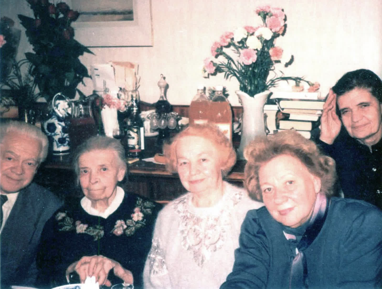 З.В. Ершова в кругу семьи