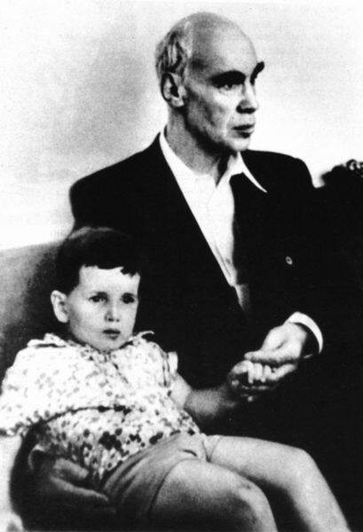 И.К. Кикоин с дочерью