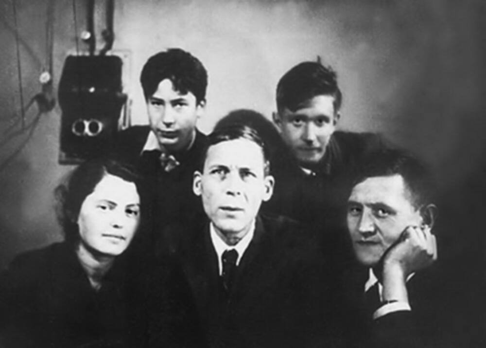 М.А. Леонтович среди коллег. 1943 г.