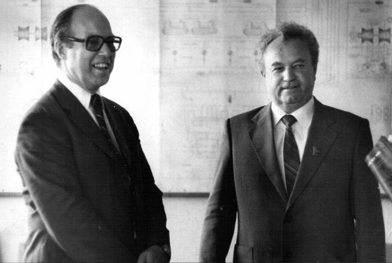 Президент МАГАТЭ Ханс Бликс и директор ЛАЭС Н.Ф. Луконин
