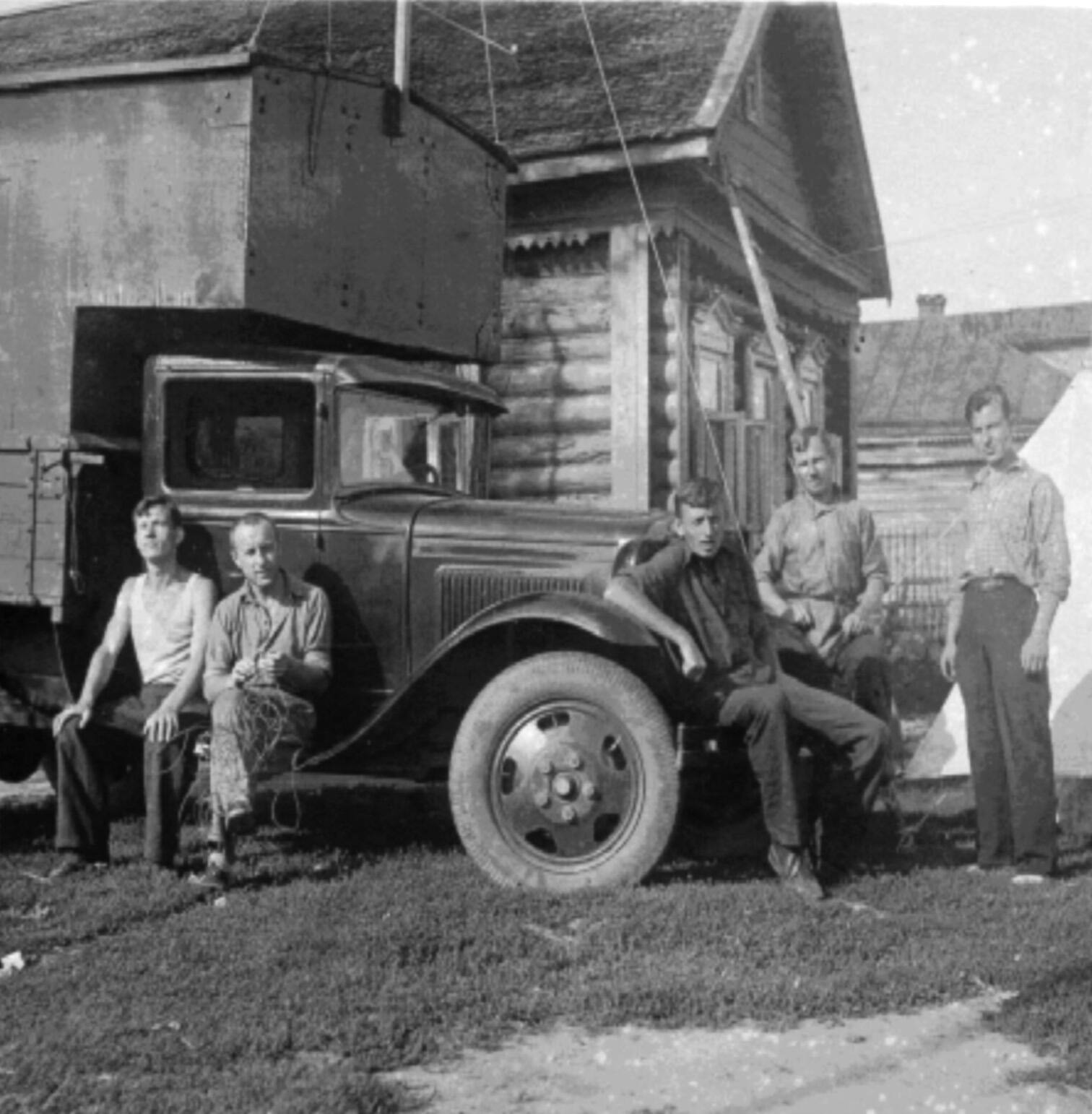 В.В. Мигулин среди коллег. 1940 г.