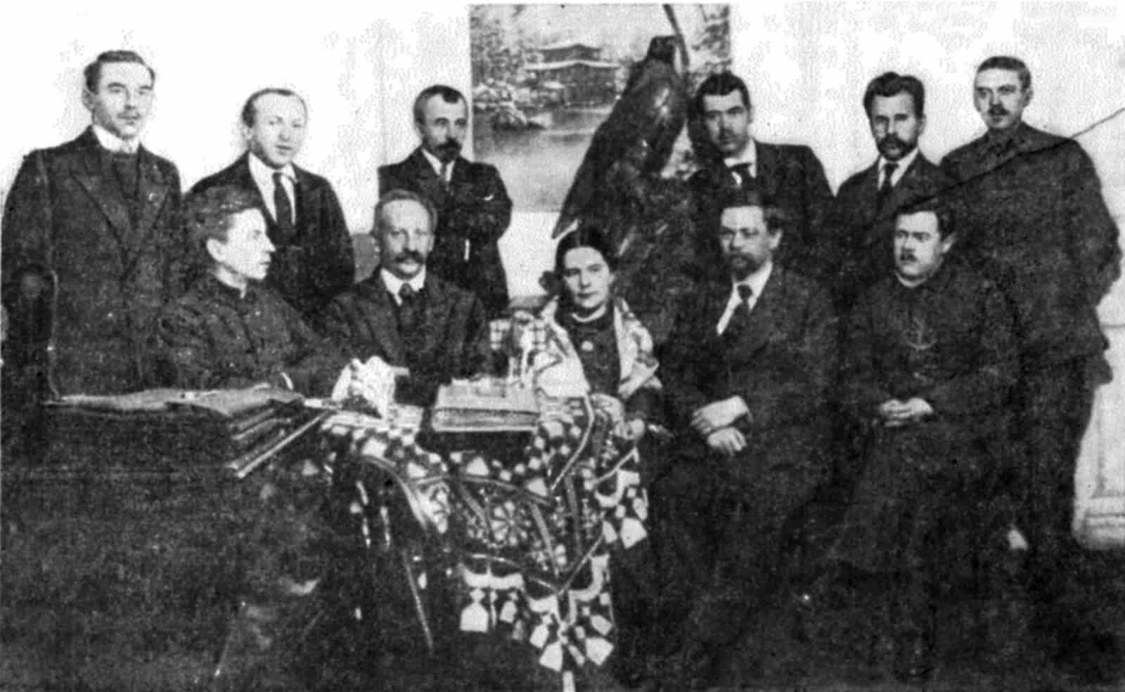 Л.В. Мысовский среди коллег. Нач. 1925 г.