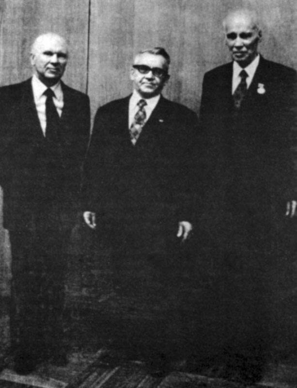 И.К. Кикоин, Н.М. Синев и А.И. Савин. 1978 г.