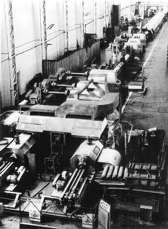 Прокатный стан в цехе производства твэлов в Первоуральске