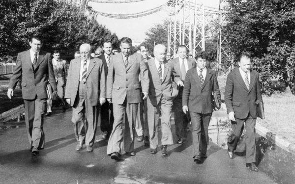 Е.П. Славский и Б.Н. Ельцин. Госкомиссия по приемке блока № 3 Белоярской АЭС, 1980 г.